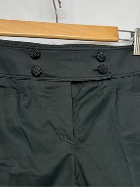 Escada Black Flat-Front Tailored Shorts Sz S Cotton Knee length.